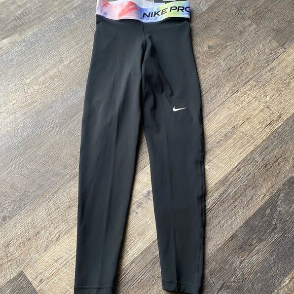 NIKE PRO WOMEN'S 7/8 TIE-DYE LEGGINGS - Picture 4 of 7